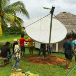 Instalação de Antena Parabólica na Comunidade Yawanawá